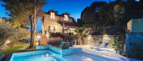 Villa | 4 Schlafzimmer