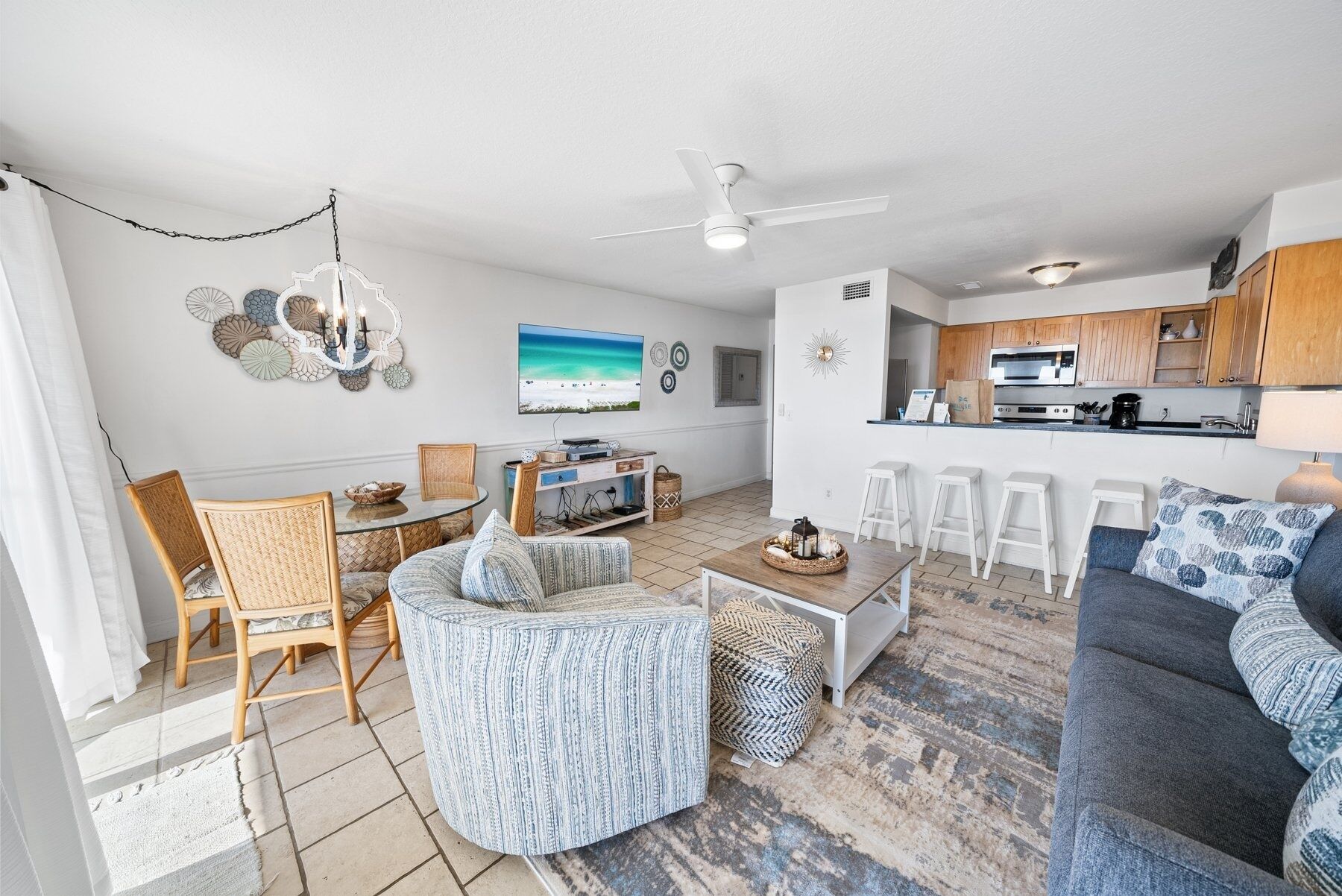 Condo, 1 Bedroom | Living area