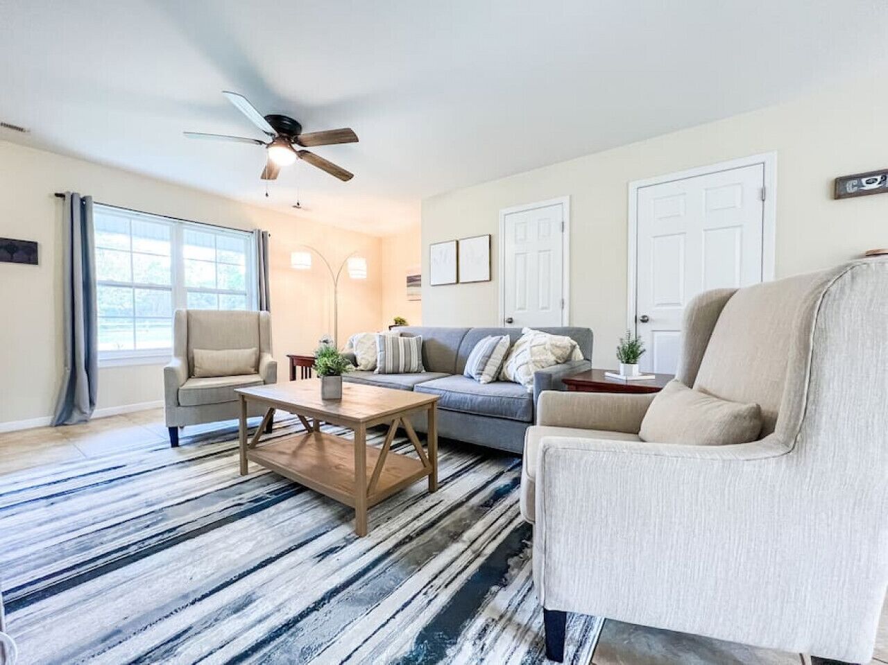 Cozy 3 Bed Home with Coffee Bar in Central ILM