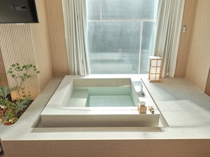 Double Spa Room | Private spa tub - UH Suite Seoul Square (Seoul)