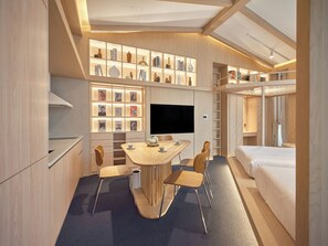 Premium Spa Room - Private floor | Blackout drapes, iron/ironing board, free WiFi, bed sheets - UH Suite Seoul Square (Seoul)