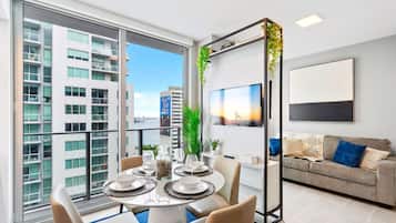Studio (227-2712) | Private kitchen | Fridge, microwave, oven, coffee/tea maker