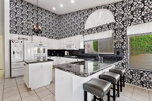 Casa, 3 habitaciones | Cocina privada