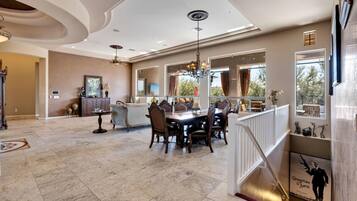 Huis, 6 slaapkamers | Dineren