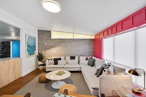 House, 3 Bedrooms | Living room