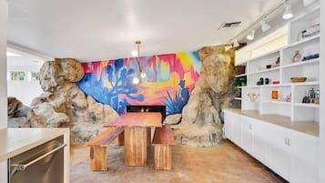 House, 3 Bedrooms | Dining