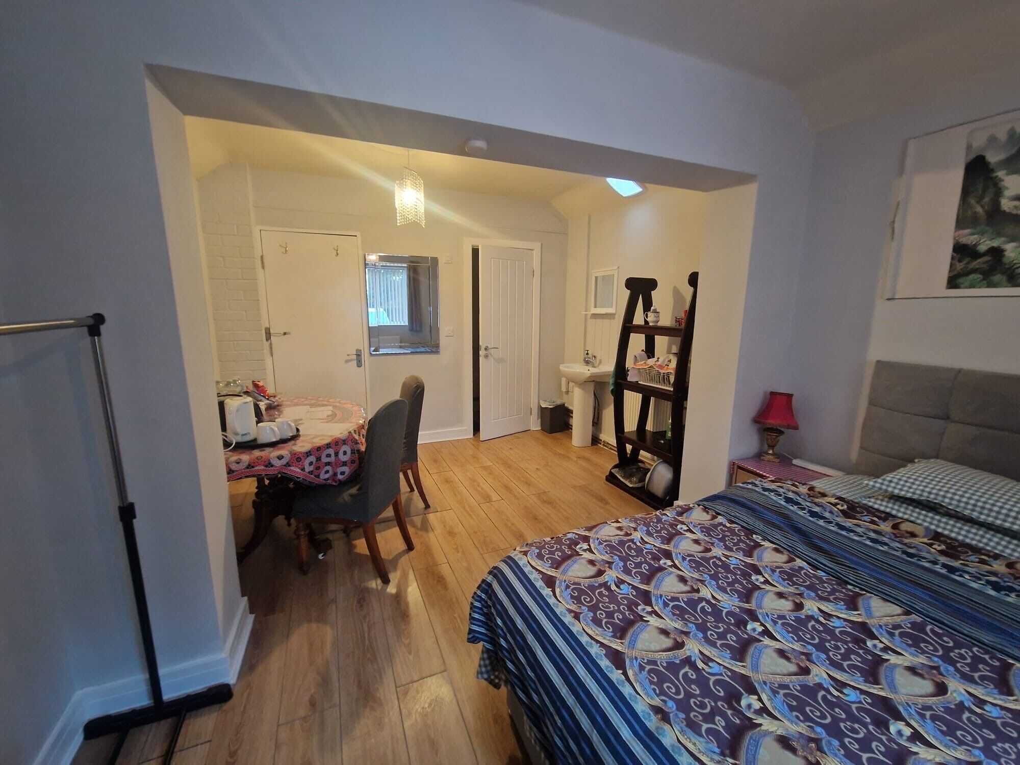 Studio | Bügeleisen/Bügelbrett, kostenloses WLAN, Bettwäsche