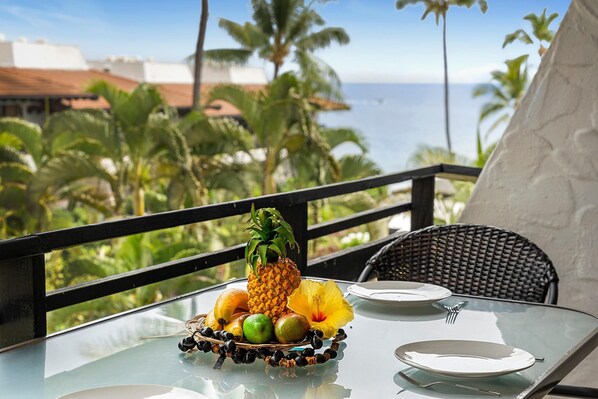 Condo, 1 King Bed with Sofa bed (Casa De Emdeko 323) | Outdoor dining - Casa De Emdeko 323 (Kailua-Kona)