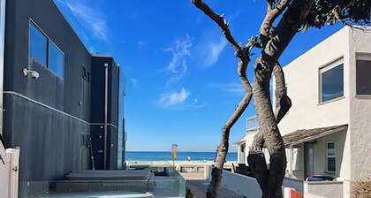 Cozy beach house just one house off from beach and boardwalk