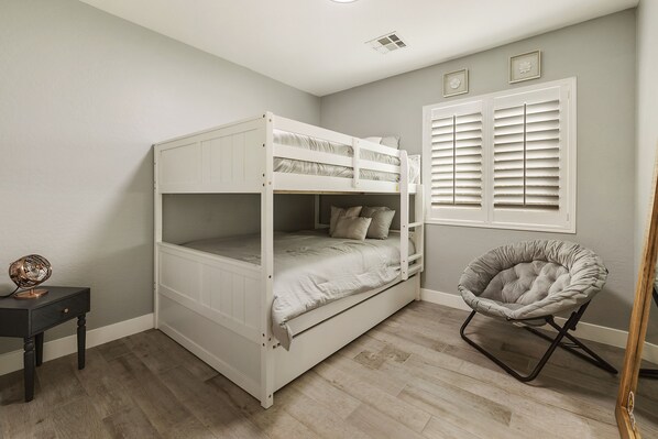 3 bedrooms, iron/ironing board, free WiFi, bed sheets