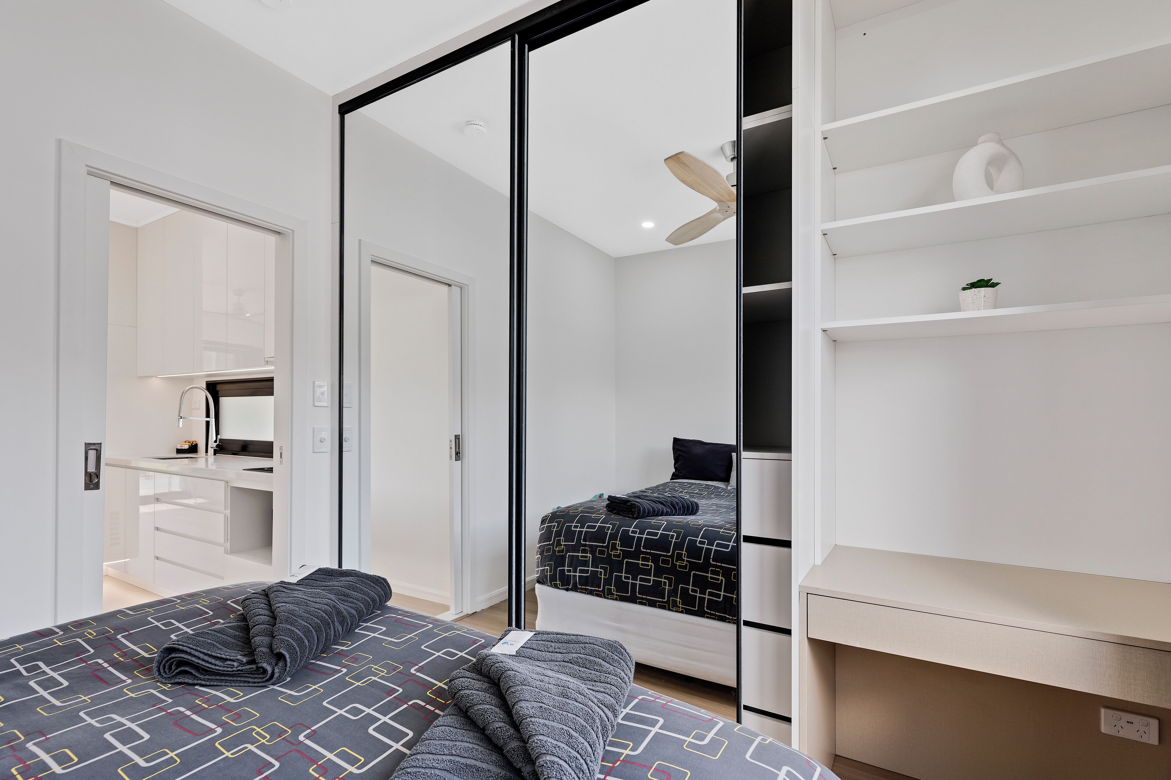 Cubrecamas, wifi gratis y ropa de cama 