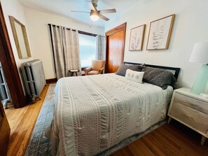 2 habitaciones, escritorio, tabla de planchar con plancha y wifi