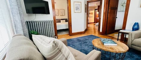 2 bedrooms, desk, iron/ironing board, WiFi