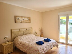 2 habitaciones, tabla de planchar con plancha y wifi 