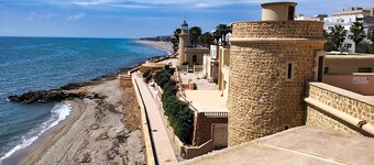 Large Villa private pool and garden near beach