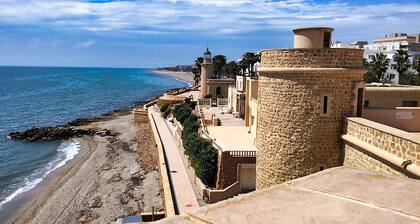 Large Villa private pool and garden near beach