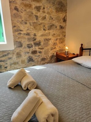 3 bedrooms, WiFi, bed sheets