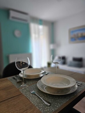 Dining - Charming 1-Bed Apartment in Zagreb (Zagreb)