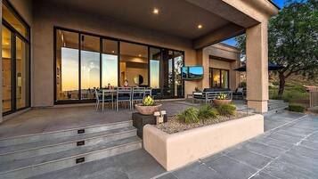 House, 4 Bedrooms | Exterior