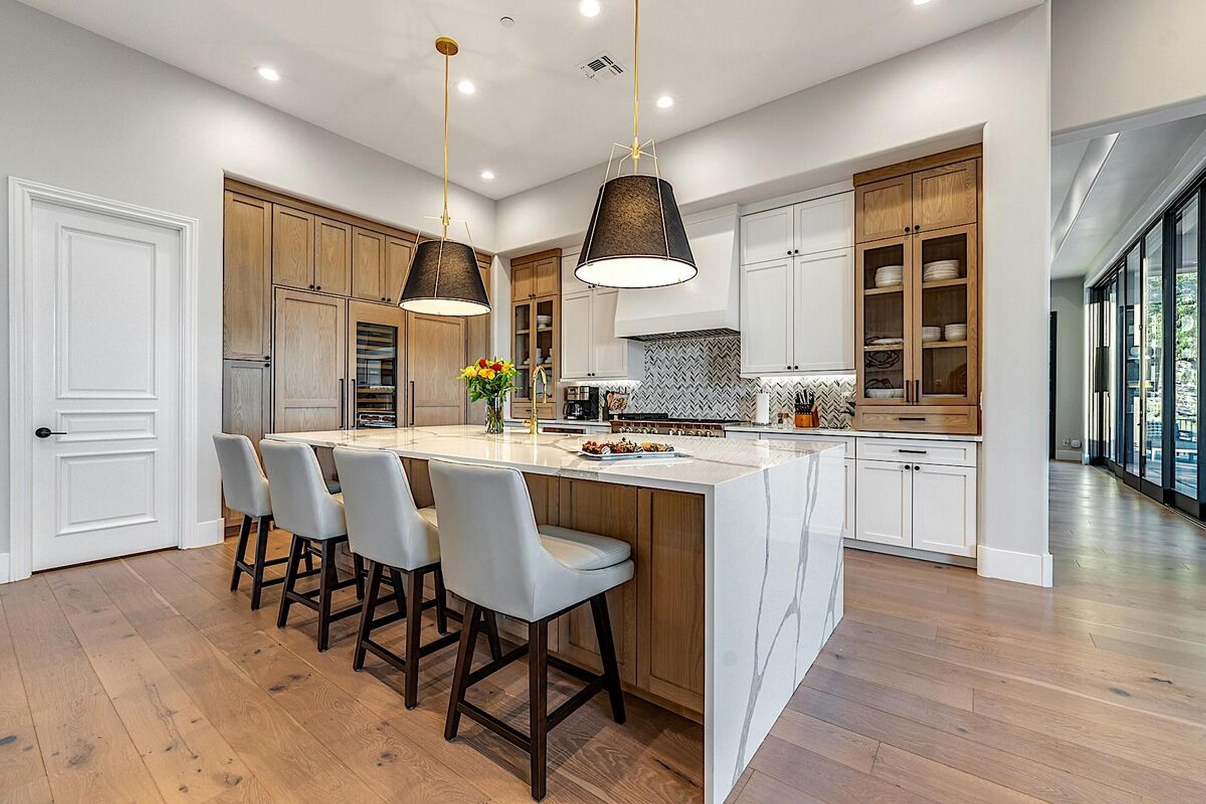 House, 4 Bedrooms | Private kitchen