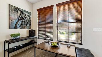 House, 3 Bedrooms | Living room