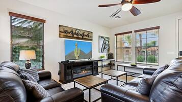 House, 3 Bedrooms | Living room