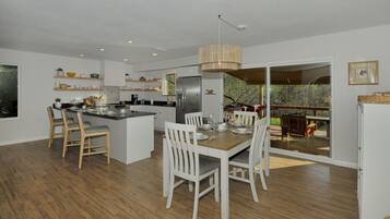 House, 3 Bedrooms | Dining