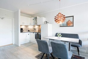 Geladeira, fogão, cooktop, lava-louças