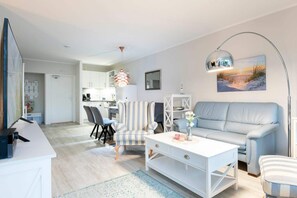 Unclassified image, 4 of 19, button