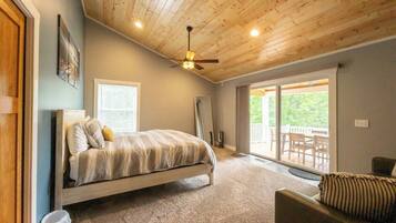 4 habitaciones, tabla de planchar con plancha y cuna de viaje