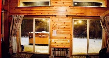 Grand Traverse Therapy-Hot Tub/PoolTable/AC