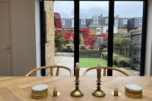 基础独立别墅, 多张床 | 用餐