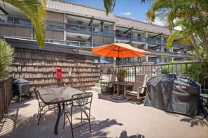 Appart'hôtel, plusieurs lits (Kona Westwind 1) | Restauration extérieure