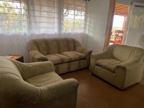TV - Private accommodation with Jacuzzi, wifi and BBQ area (guarne)