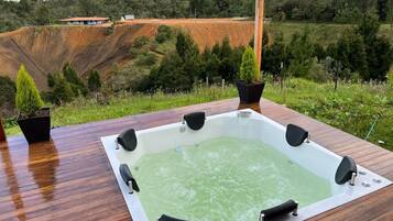 Bain à remous extérieur