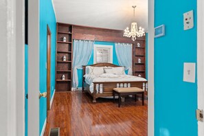 4 bedrooms, iron/ironing board, travel cot, WiFi - Fully Restored Country Manor (Baldwin)