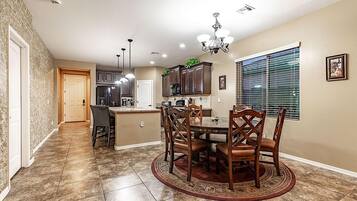 House, 3 Bedrooms | Dining