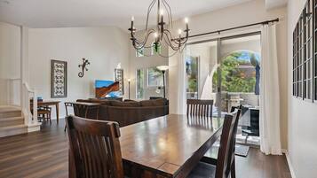 Stadtwohnung, 3 Schlafzimmer | Speisen