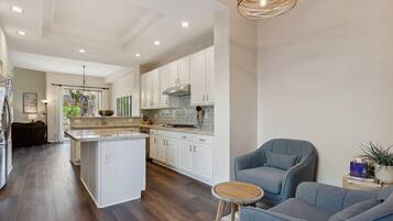 Maison mitoyenne, 3 chambres | Cuisine privée