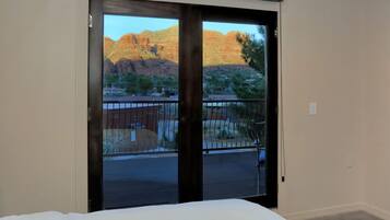 Casa, 4 habitaciones | 4 habitaciones y ropa de cama