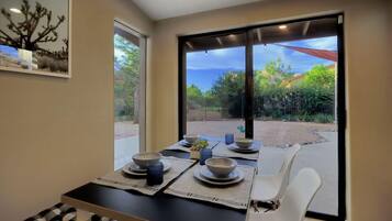 House, 3 Bedrooms | Dining