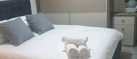 Nhà | 2 phòng ngủ, bàn ủi/dụng cụ ủi quần áo