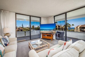 公寓客房, 1 張特大雙人床和 1 張沙發床 (White Sands Village#225) | 起居區
