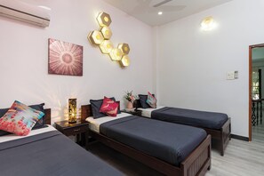 In-room safe, laptop workspace, iron/ironing board, free WiFi - Villa Calangute Phase 2 (Calangute)