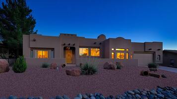 House, 3 Bedrooms | Exterior