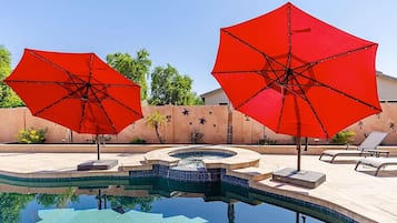 House, 4 Bedrooms | Pool