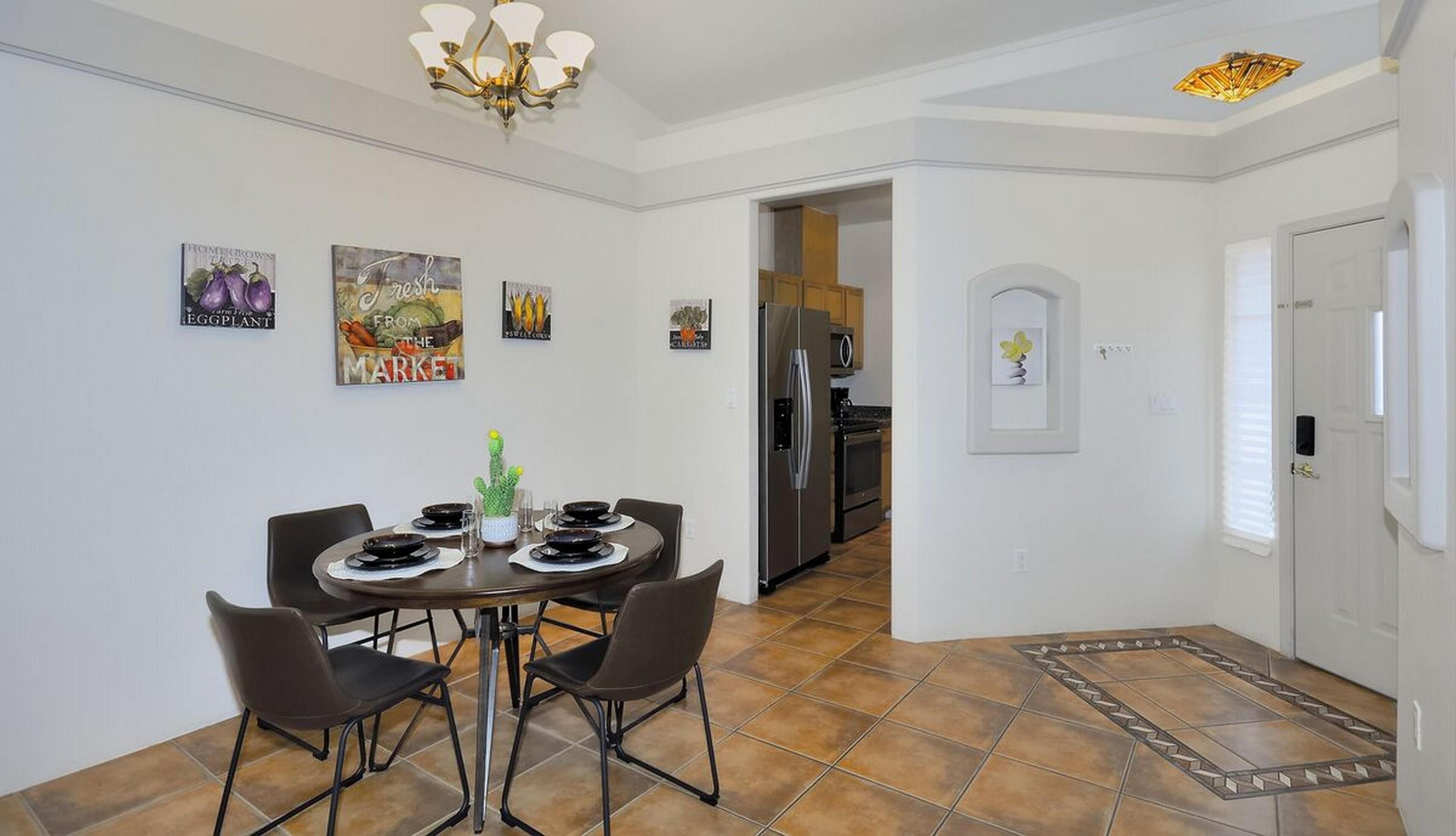 Townhome, 2 Bedrooms | Dining