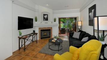 Nhà liên kế, 2 phòng ngủ | Phòng khách