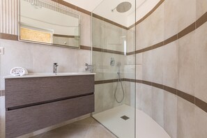 Villa | Badkamer
