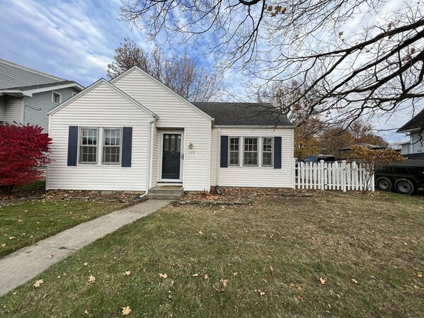 Exterior - Charming 2 bedroom cottage close to downtown (Findlay)